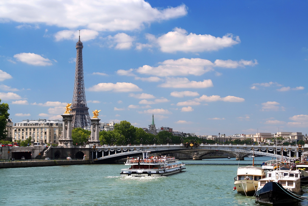 Cruise on the Seine river